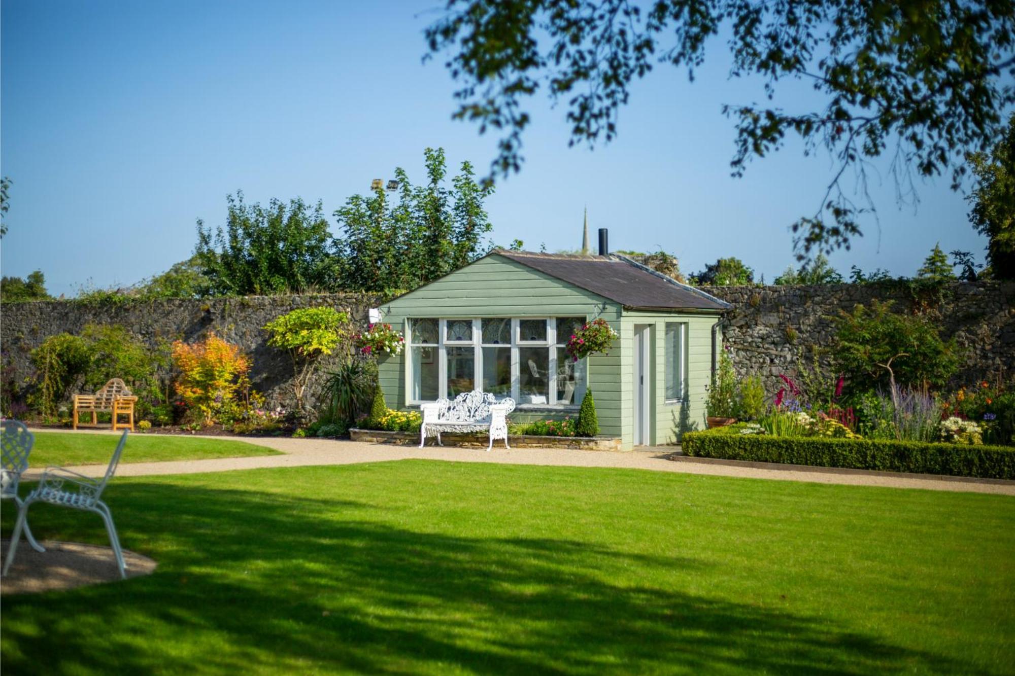 County Arms Birr Hotell Exteriör bild