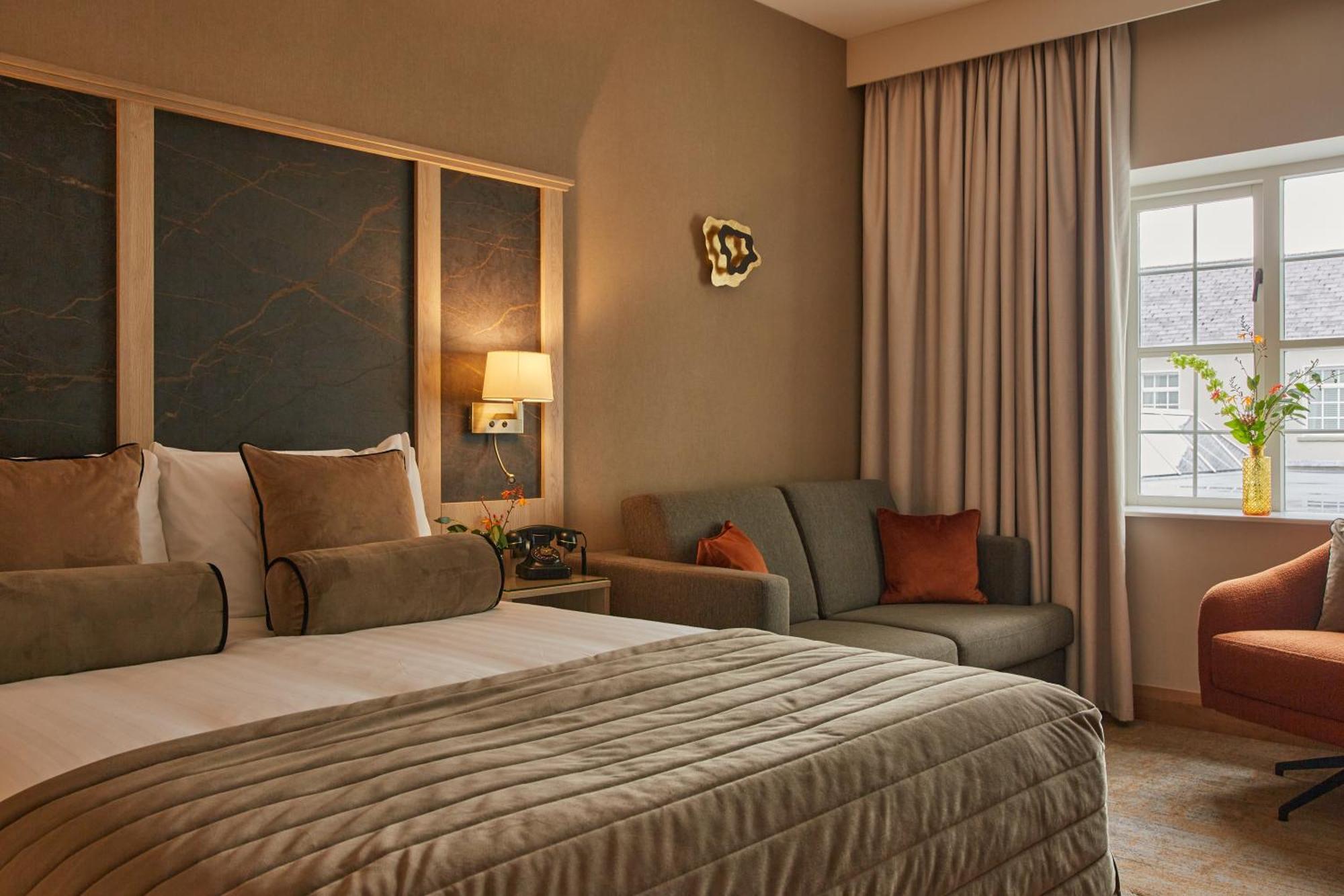 County Arms Birr Hotell Exteriör bild