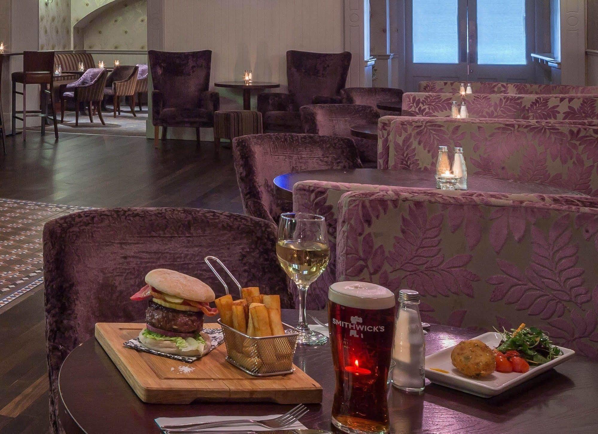 County Arms Birr Hotell Exteriör bild